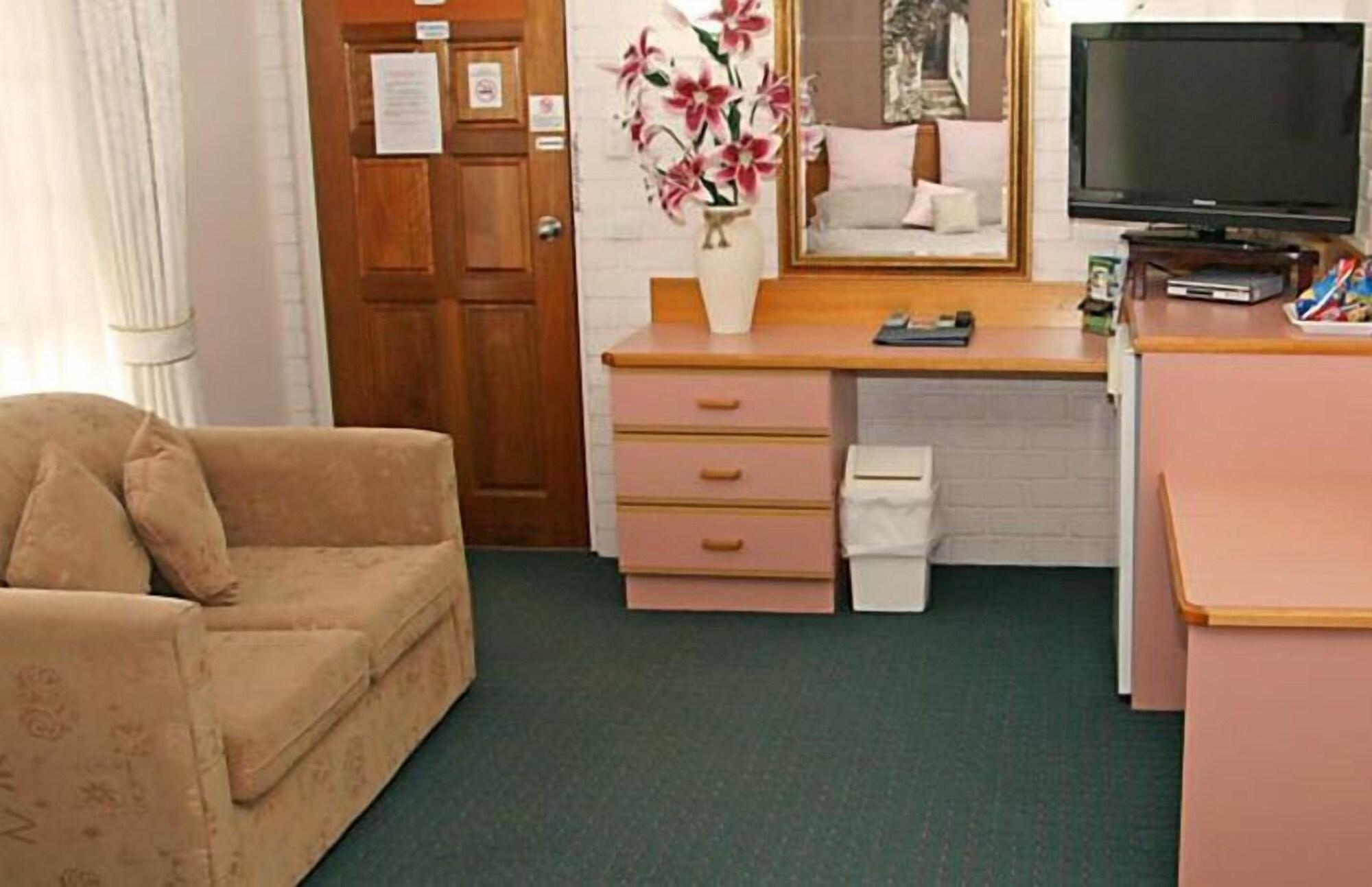 Sapphire Waters Motor Inn Меримбула Екстер'єр фото