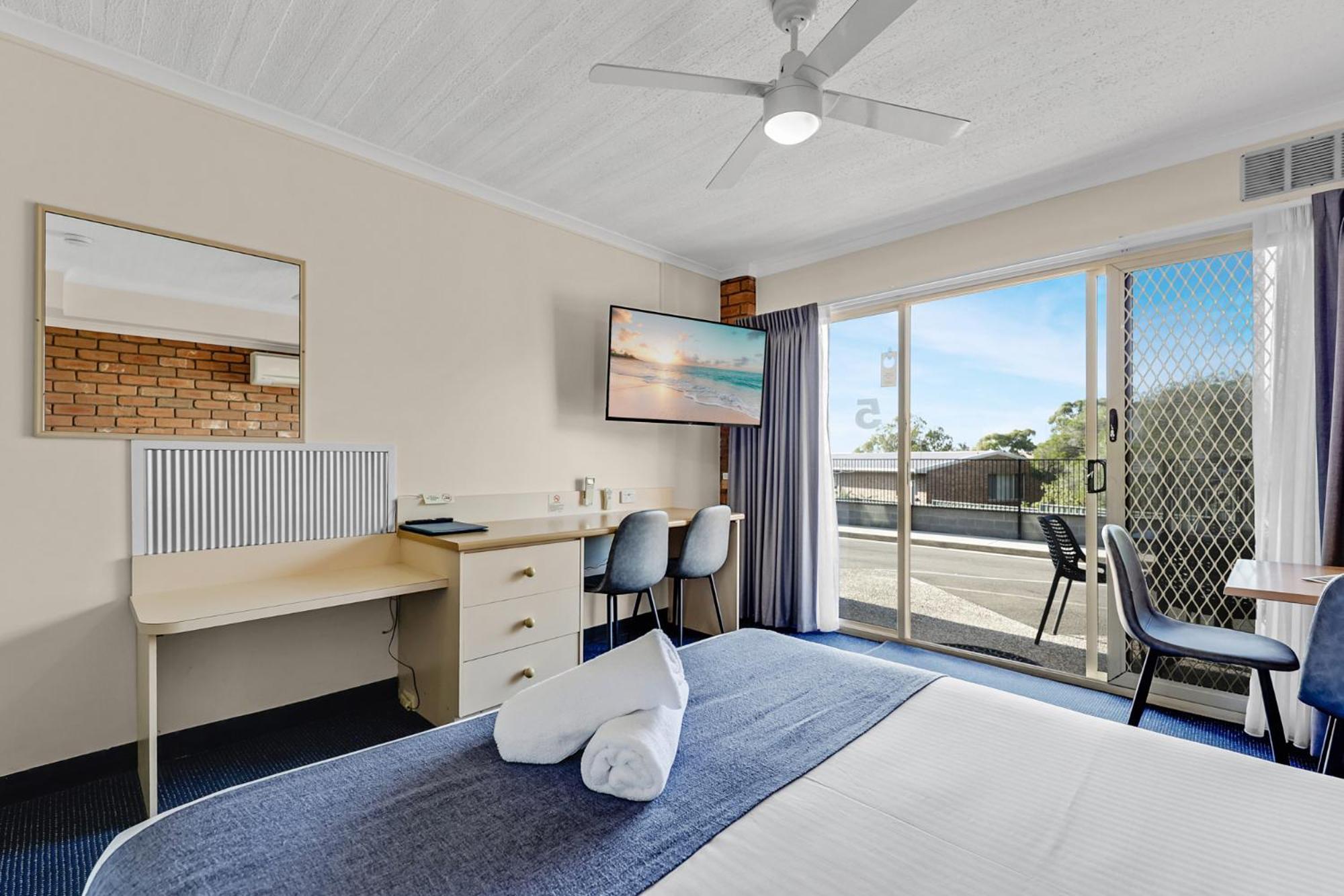 Sapphire Waters Motor Inn Меримбула Екстер'єр фото